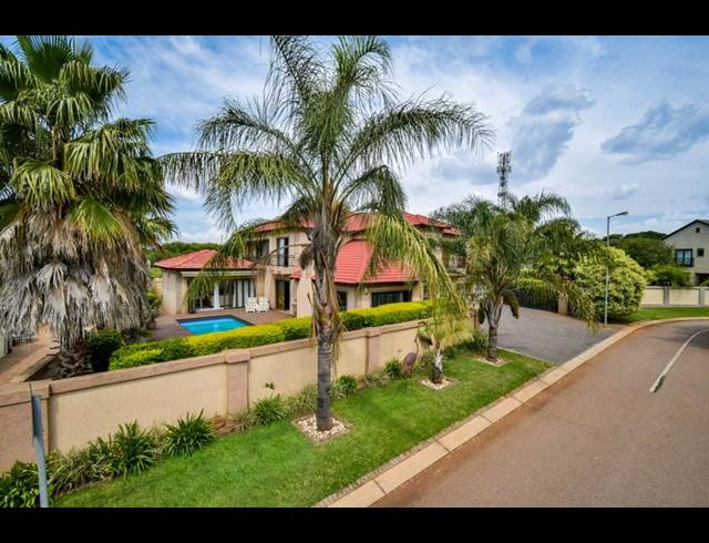 4 BEDROOM HOUSE FOR SALE IN ZAMBEZI COUNTRY ESTATE